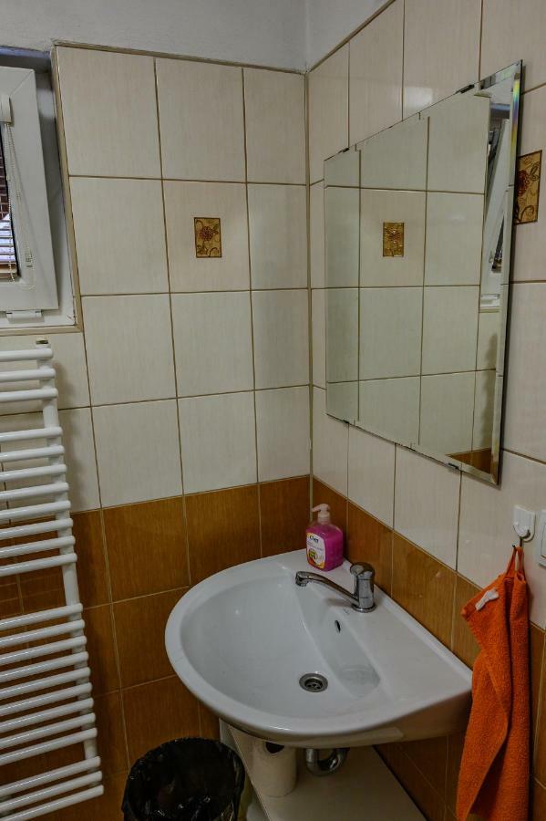 Penzion Tyra Trinec Buitenkant foto